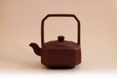 紫砂壶图片：八面玲珑提梁 - 美壶网