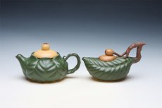 紫砂壶图片：枇杷姊妹 - 美壶网