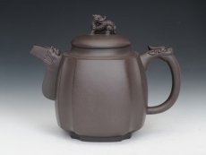 紫砂壶图片：龙狮壶 - 美壶网