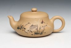 紫砂壶图片：鱼戏 - 美壶网