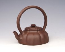 紫砂壶图片：玉兰提梁 - 美壶网