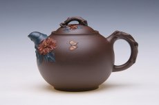 紫砂壶图片：凤穿牡丹 - 美壶网