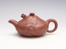 紫砂壶图片：鱼化龙 泥料：底槽清 - 美壶网