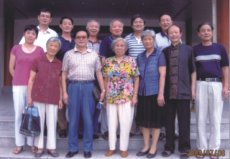 紫砂壶图片：吴云根弟子合影 - 美壶网