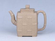 紫砂壶图片：方竹 作者：范乃军 - 美壶网