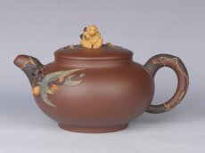 紫砂壶图片：灵猴献寿 - 美壶网