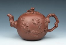 紫砂壶图片：葡萄松鼠 - 美壶网