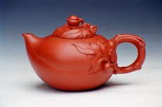 紫砂壶图片：红圣桃壶 - 美壶网