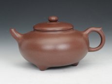 紫砂壶图片：三足趣 - 美壶网