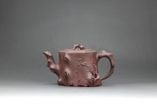 紫砂壶图片：凌梅壶（黄龙山原矿紫泥） - 美壶网